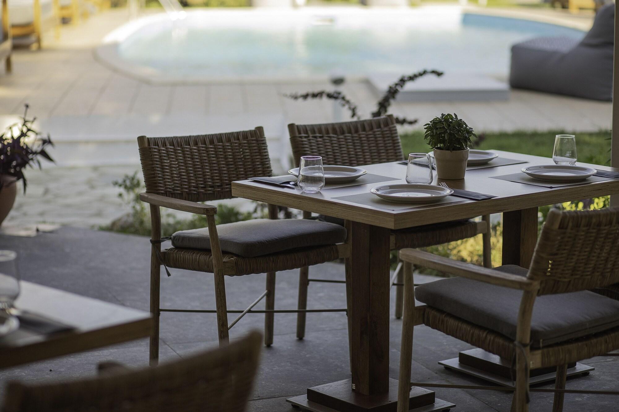 Avaton Hotel, Philian & Отель Скиатос